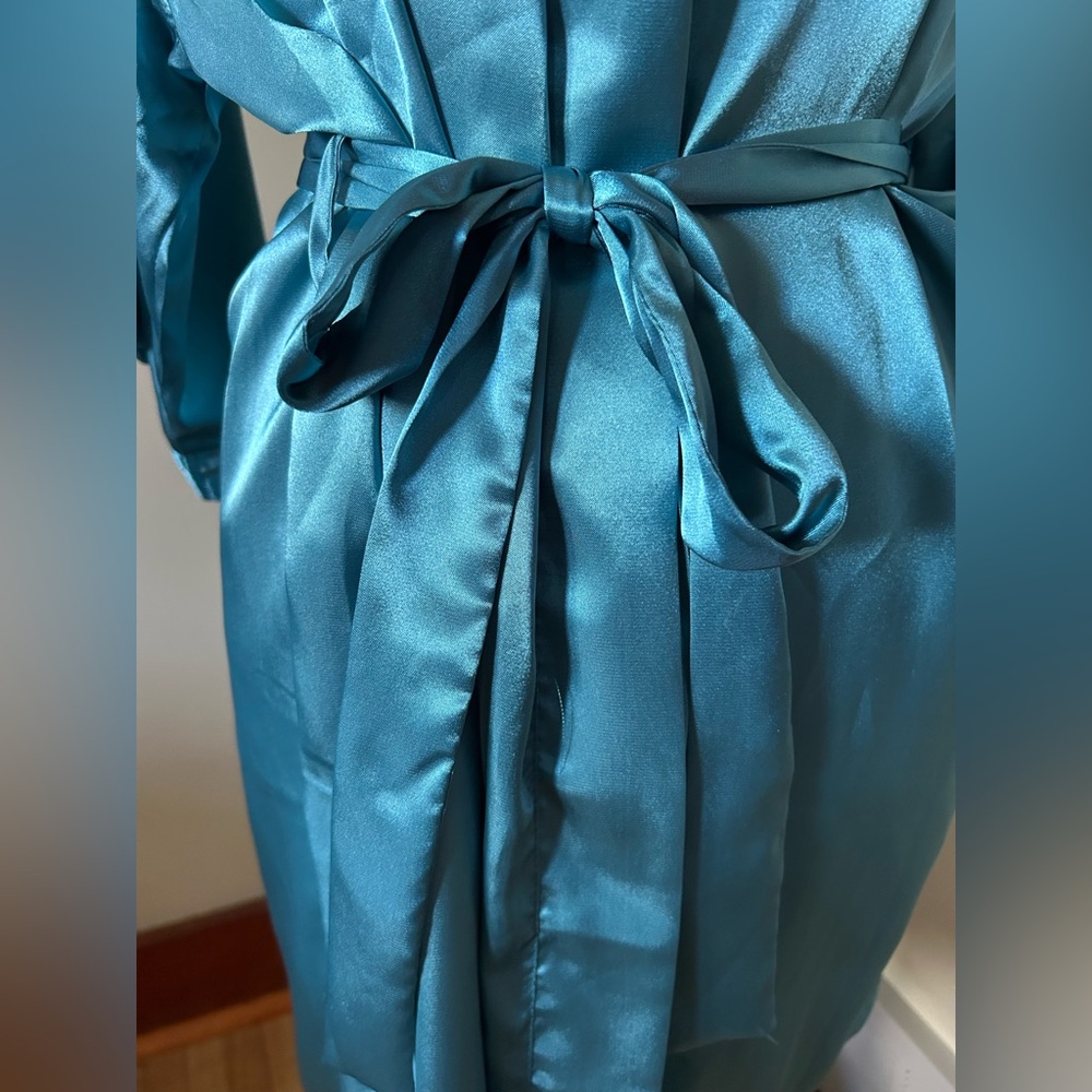 Jessica Brand Blue Robe - Picture 6 of 15